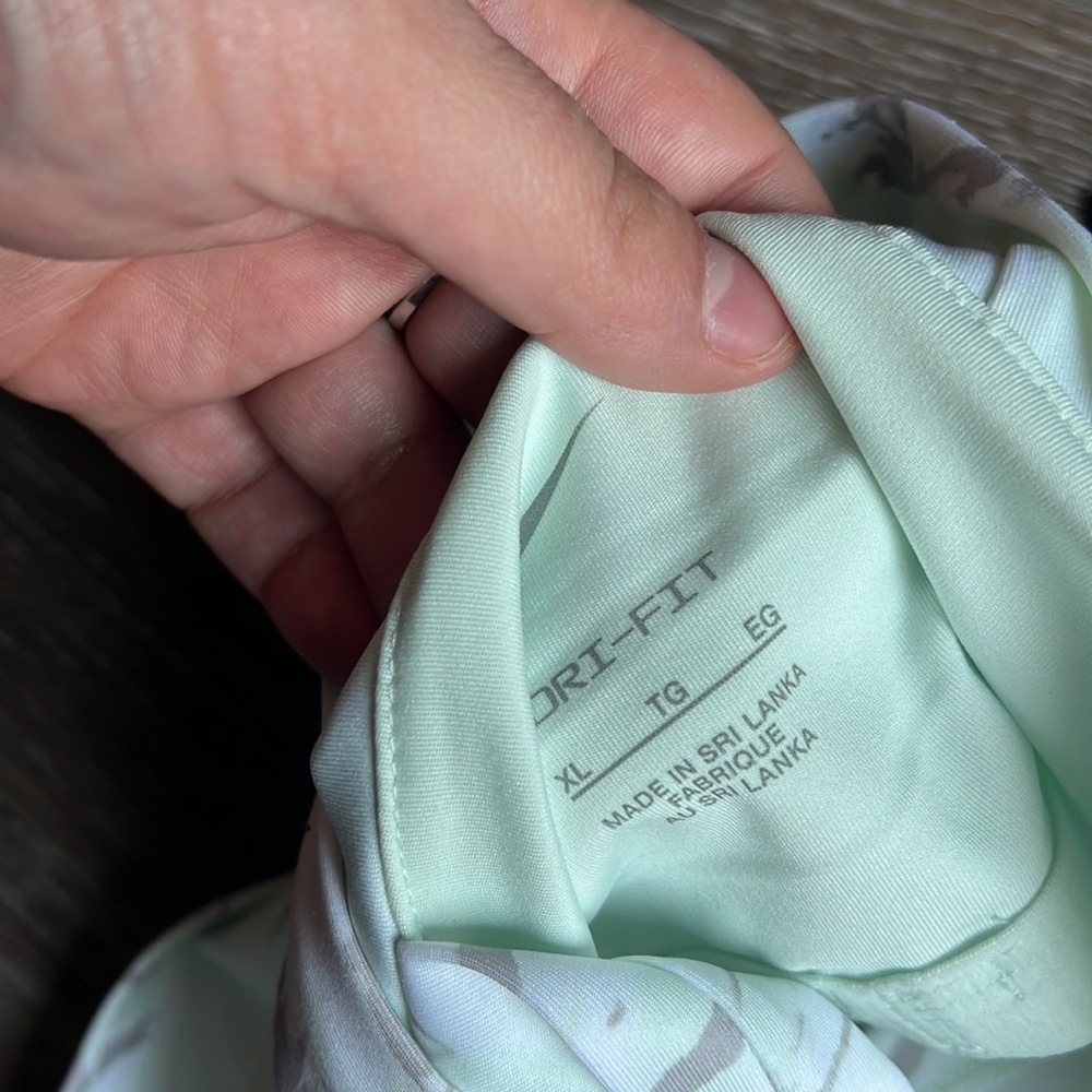 NWT Nike cropped Racerback built in bra workout top mint green grey drift XL - Picture 10 of 10